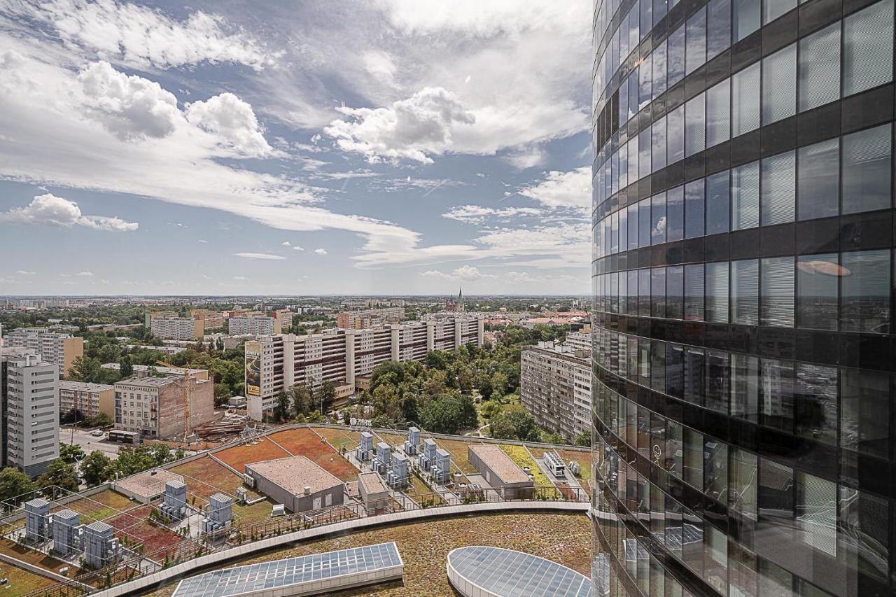 Rentplanet - Apartament Sky Tower Вроцлав Экстерьер фото