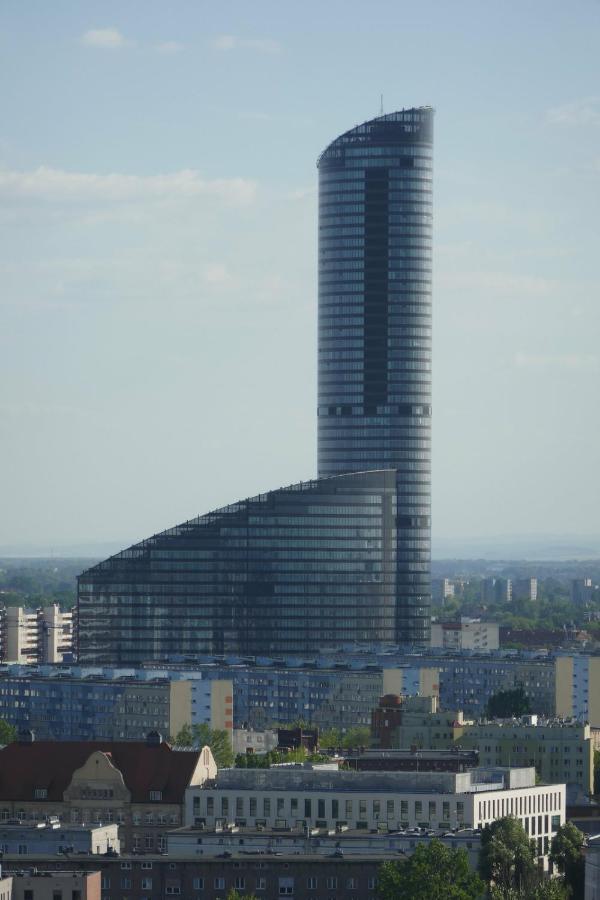 Rentplanet - Apartament Sky Tower Вроцлав Экстерьер фото